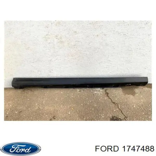 Купити 1747488 Ford Накладка зовнішня (молдинг) порога, правий