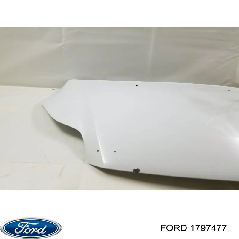 Капот 1797477 Ford