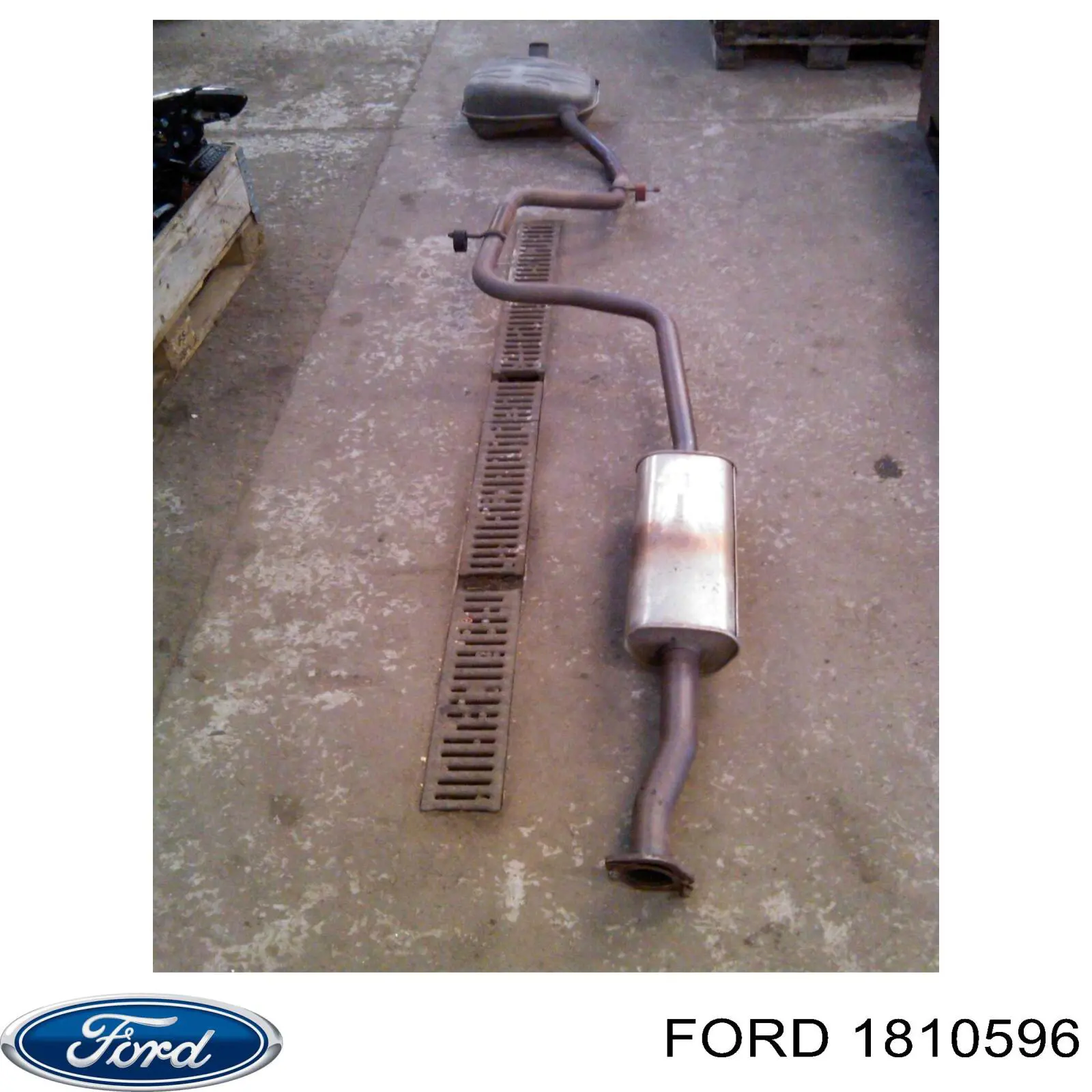 1810596 Ford Глушник, задня частина
