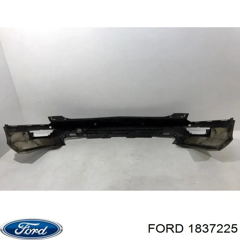 Задній бампер 1837225 Ford