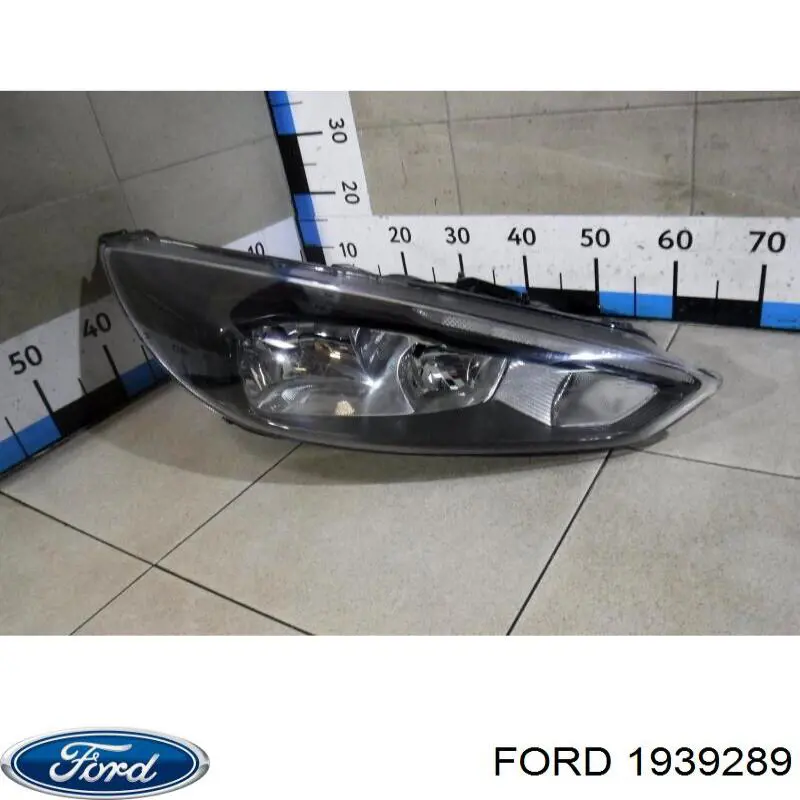 2060592 Ford Основна фара - вставка