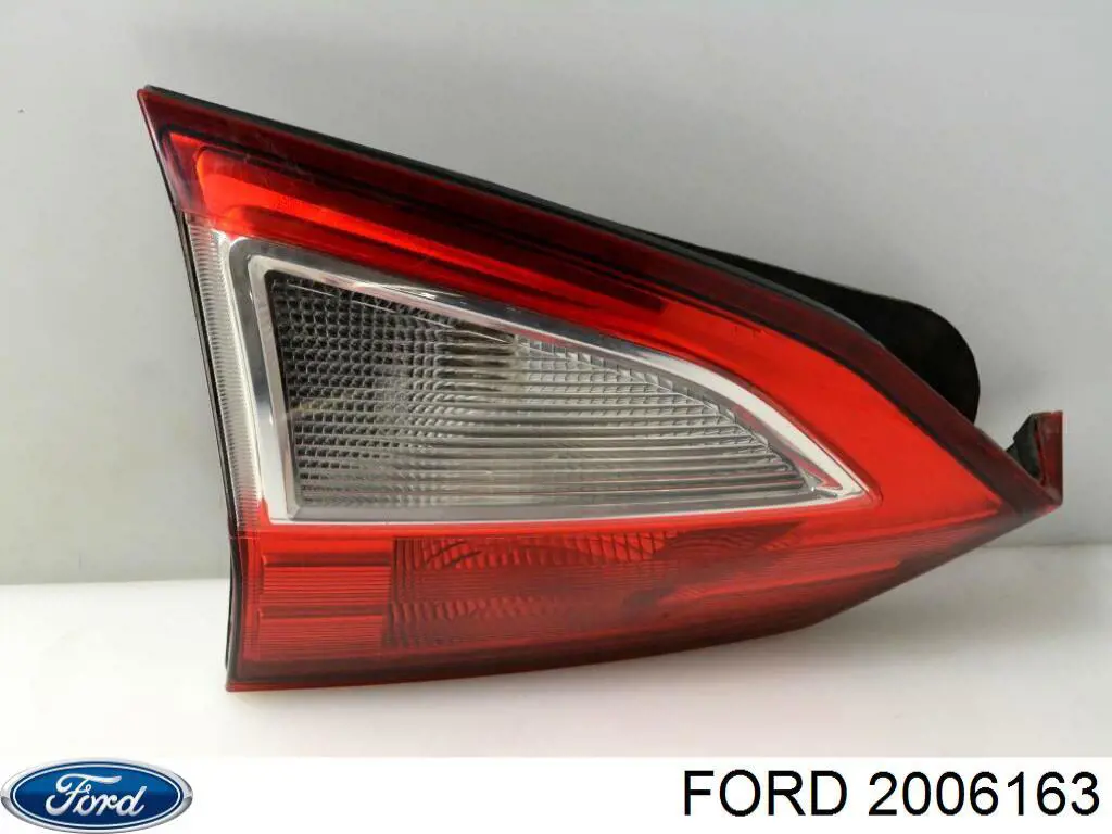 2006163 Ford Задня ліва внутрішня фара