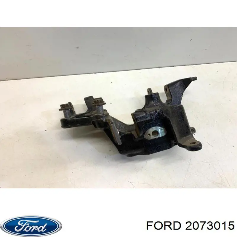 2073015 Ford цапфа - поворотний кулак задній, лівий