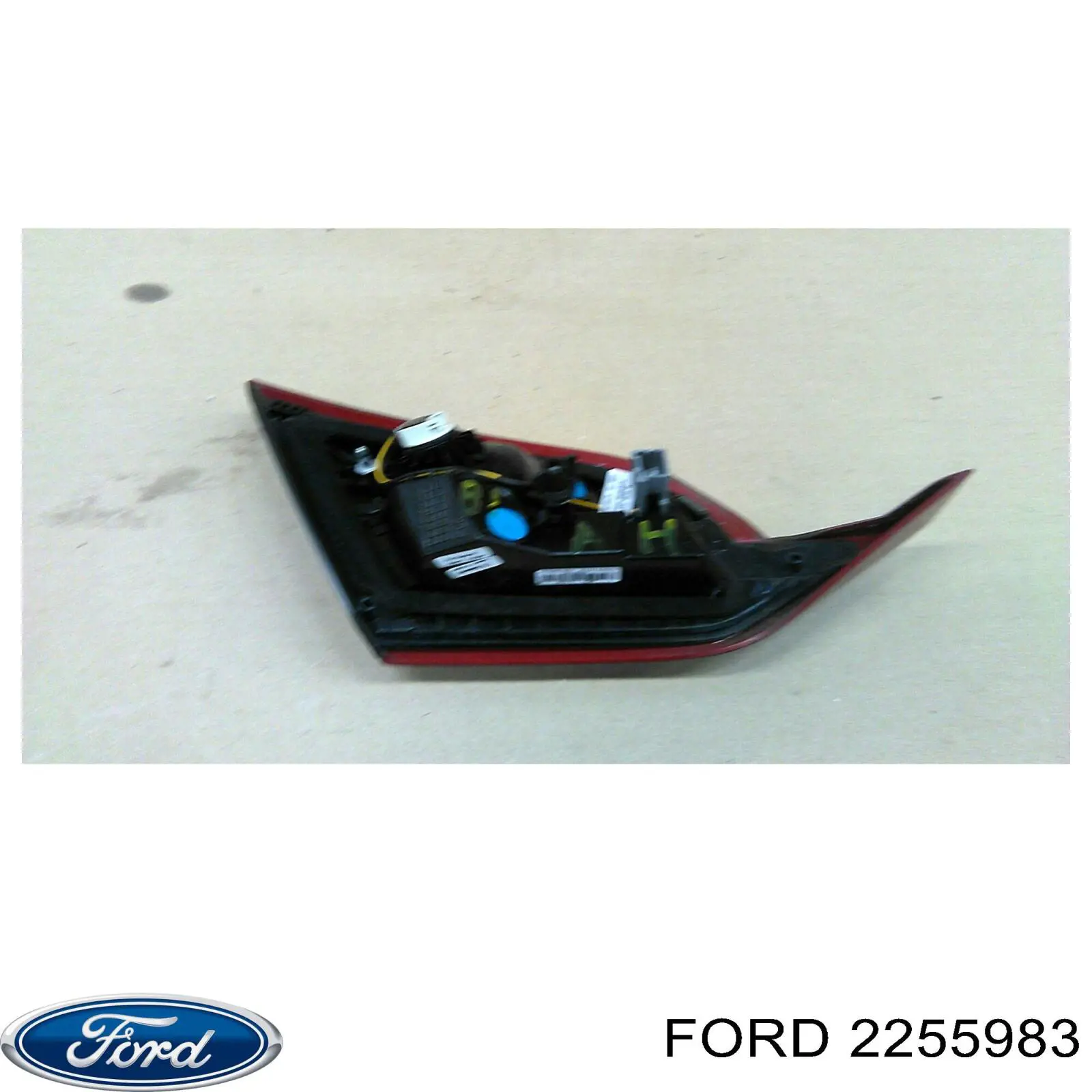 Ліхтар задній правий, зовнішній 2255983 Ford