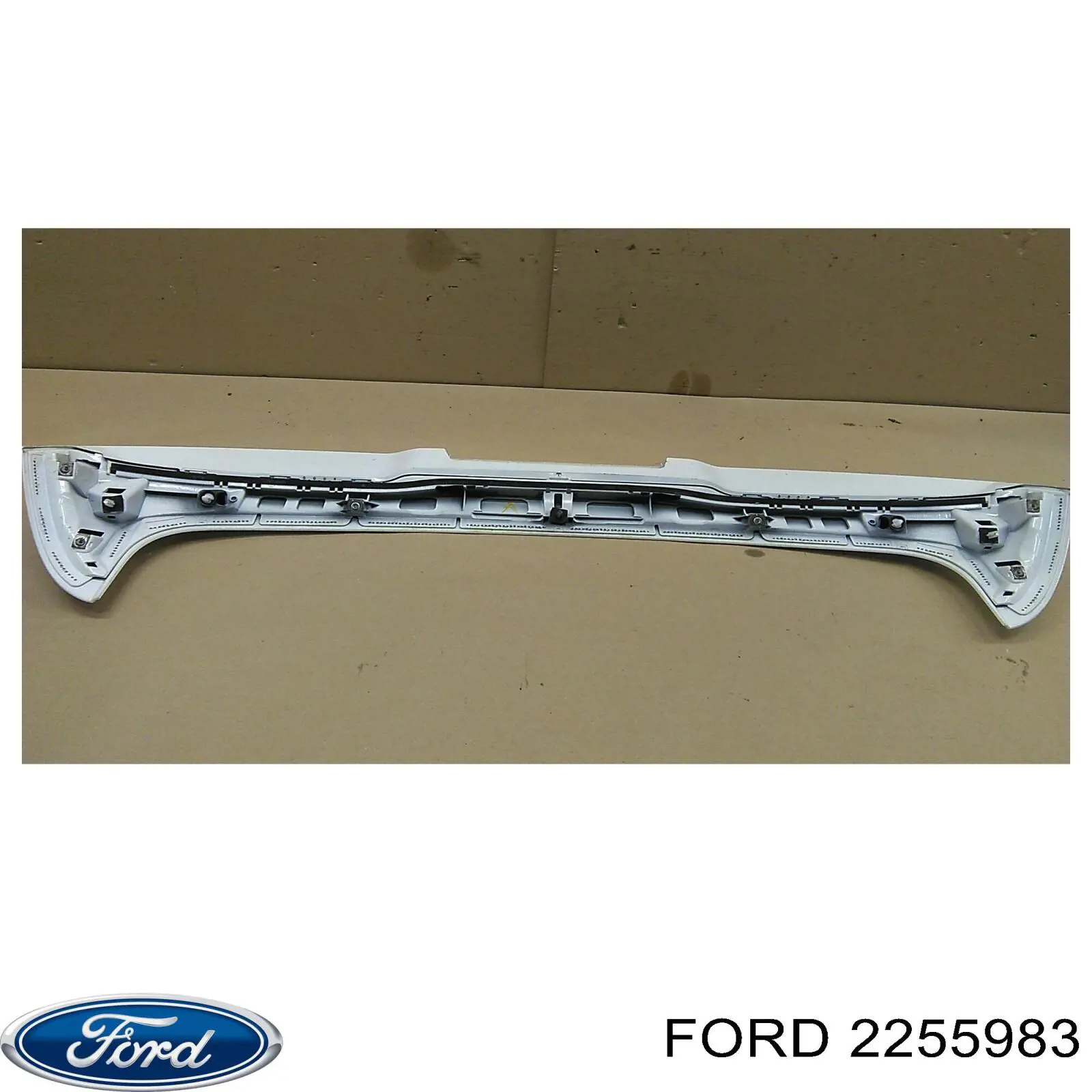 Фара задня права зовнішня Ford 2255983