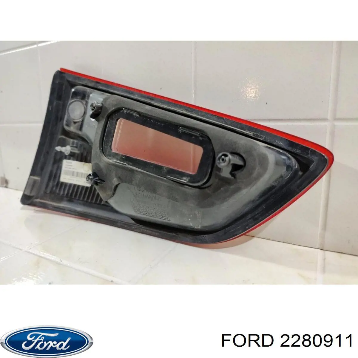 Купити 2280911 Ford Ліхтар задній внутрішній правий