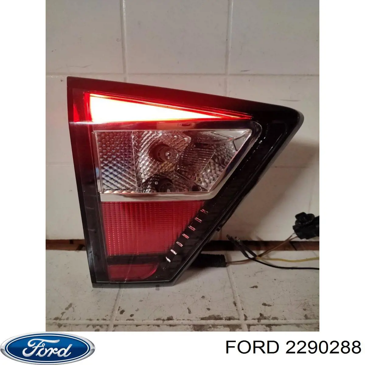 Купити 2290288 Ford Ліхтар задній лівий, внутрішній