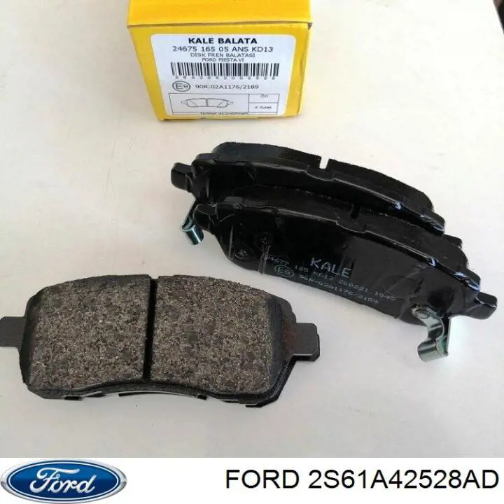 Фірмовий значок на кришку багажника Ford 1215857