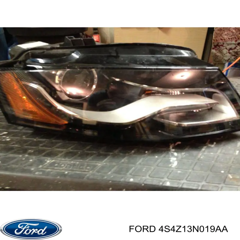 Заглушка фари Ford 4S4Z13N019AA