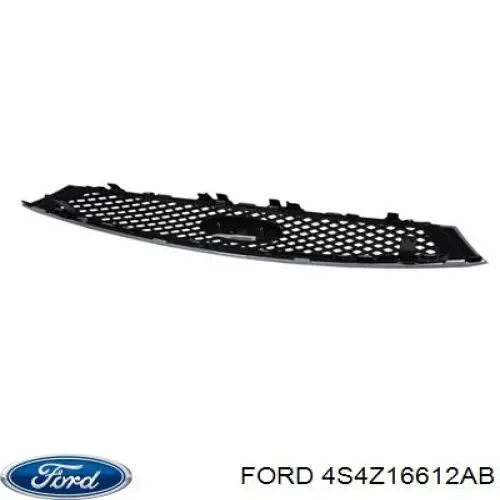 Капот на Ford Focus LX 