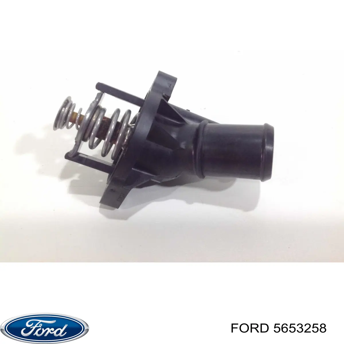 5653258 Ford Корпус термостата в зборі