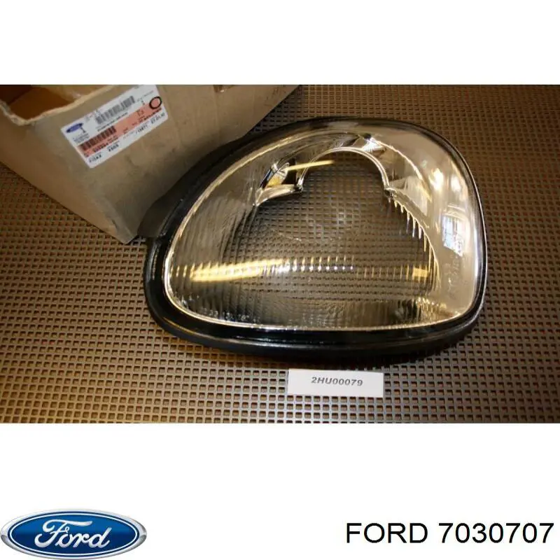 Скло фари лівої Ford 7030707 ціна, від 185.71 USD