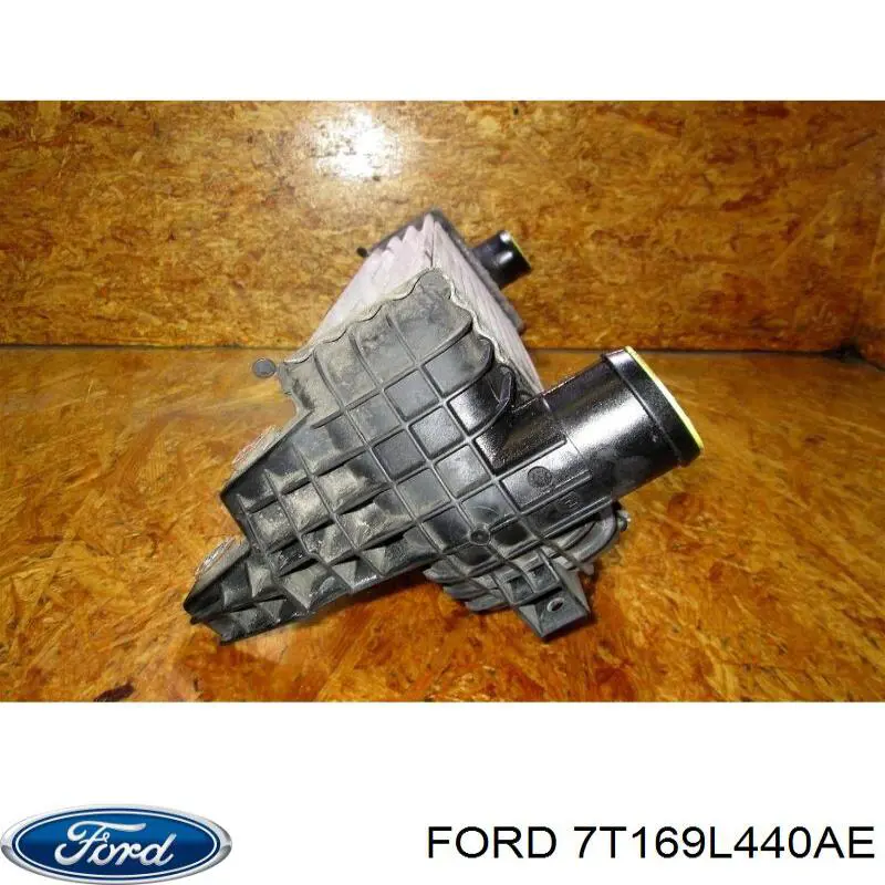 Купити 7T169L440AE Ford Радіатор интеркуллера