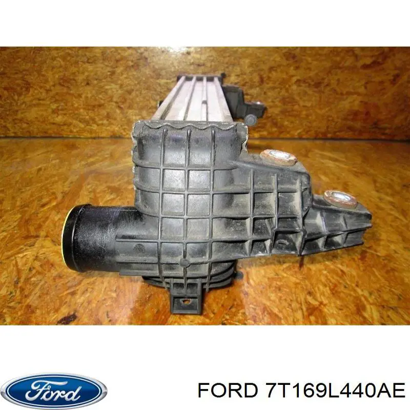 Система охолодження наддувочного повітря Ford 7T169L440AE ціна, від 69.86 USD