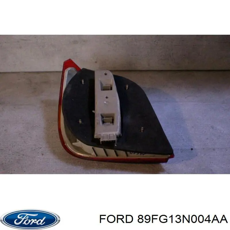 89FG13N004AA Ford Цоколь (патрон) заднього ліхтаря