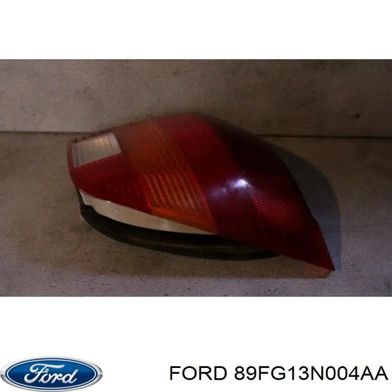 Цоколь (патрон) заднього ліхтаря Ford 89FG13N004AA ціна, від 4.39 USD