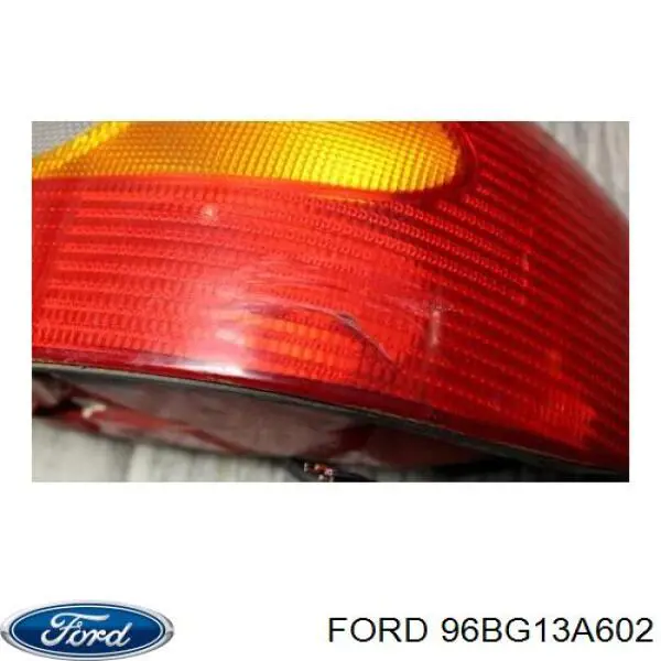 Купити 1119437 Ford Задня права фара