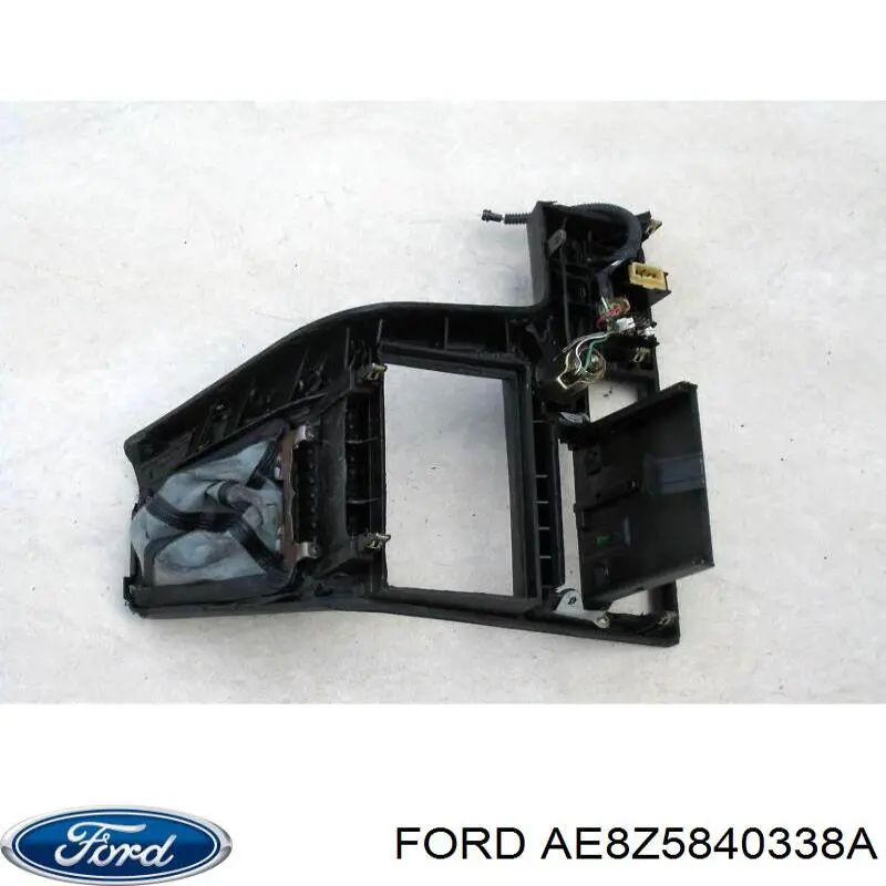  AE8Z5840338A Ford