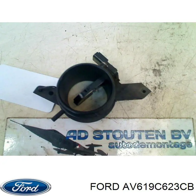 AV619C623CB Ford Патрубок повітряний, вихід повітряного фільтра