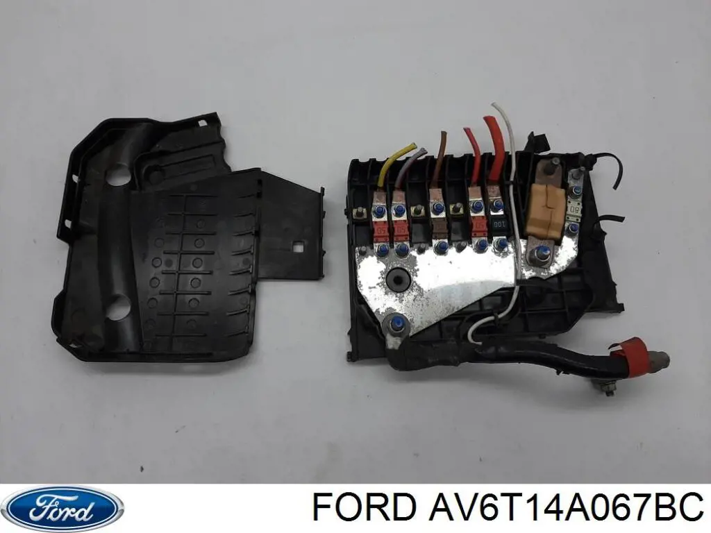 Купити 1793284 Ford Корпус запобіжників
