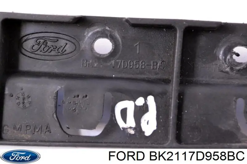 1823960 Ford Кронштейн бампера переднього, зовнішній правий