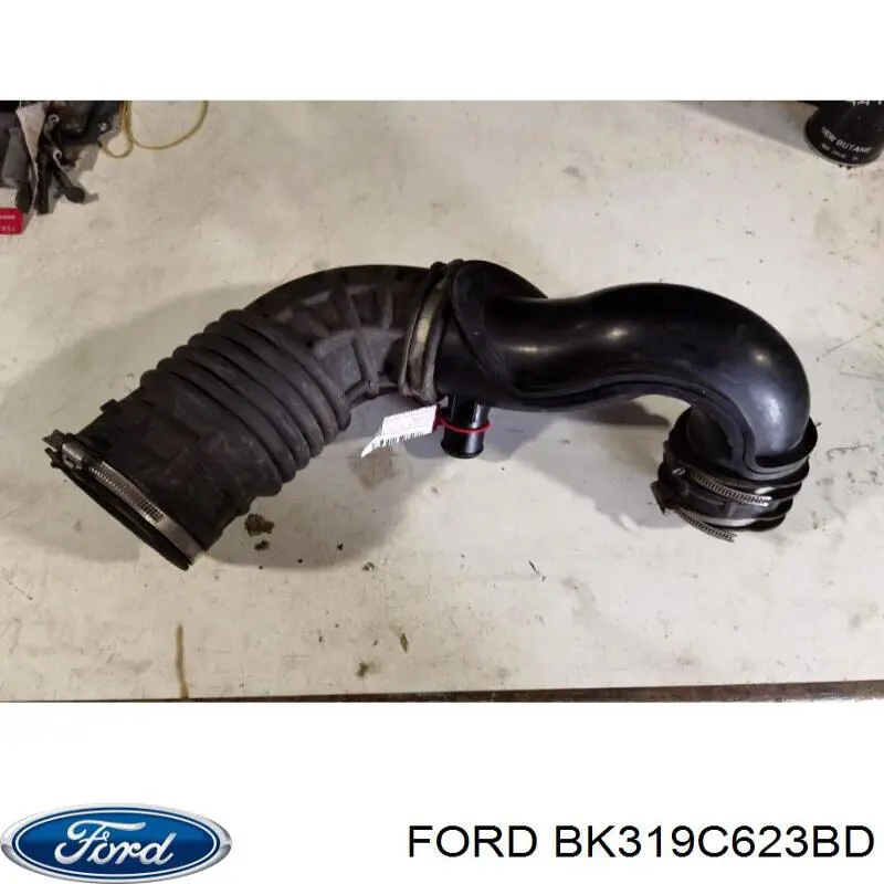Патрубок повітряний, вихід повітряного фільтра Ford 1850659 ціна, від 24.17 USD