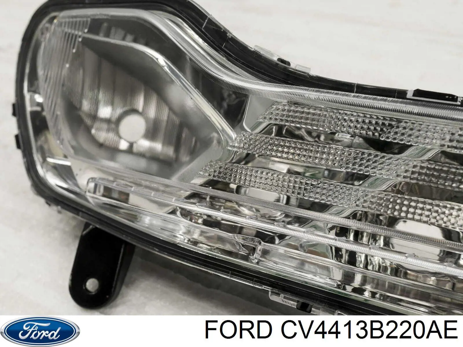 Туманка права Ford CV4413B220AE ціна, від 44.46 USD