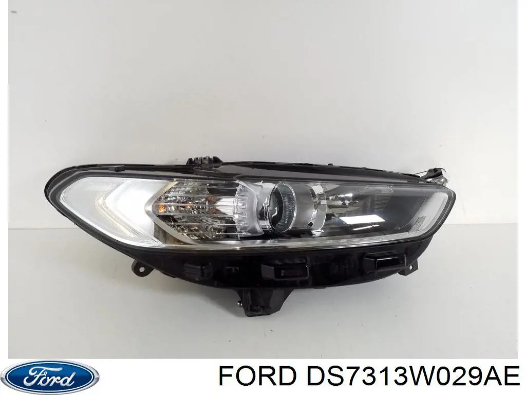 Купити DS7313W029AE Ford Права блок фара