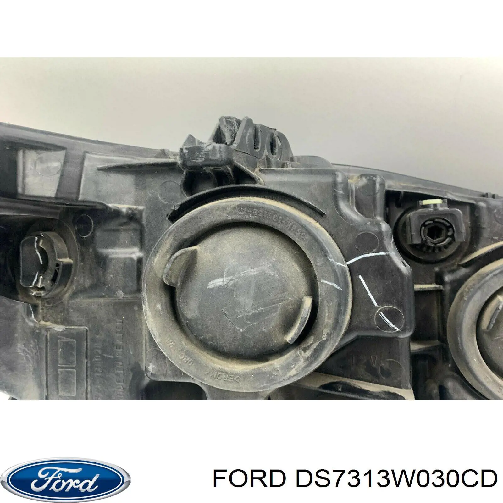 DS7313W030CD Ford Фара дальнього світла в зборі