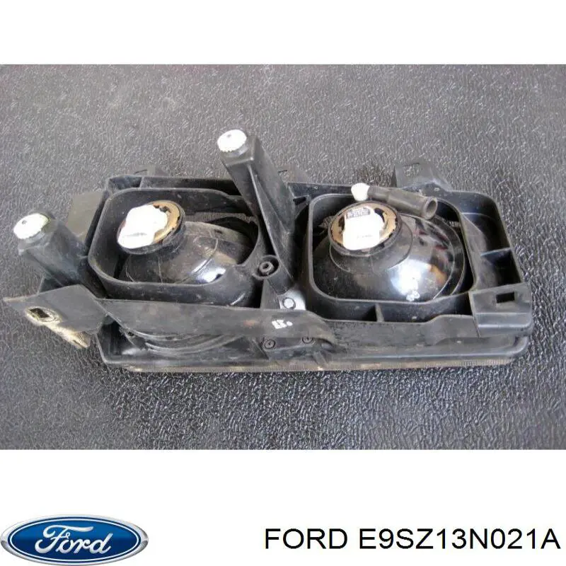 Лампочка галогенна Ford E9SZ13N021A ціна, від 4.32 USD