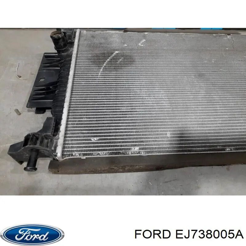 Купити EJ738005A Ford Радіатор двигуна