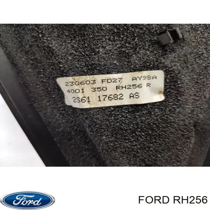 RH256 Ford Корпус термостата в зборі
