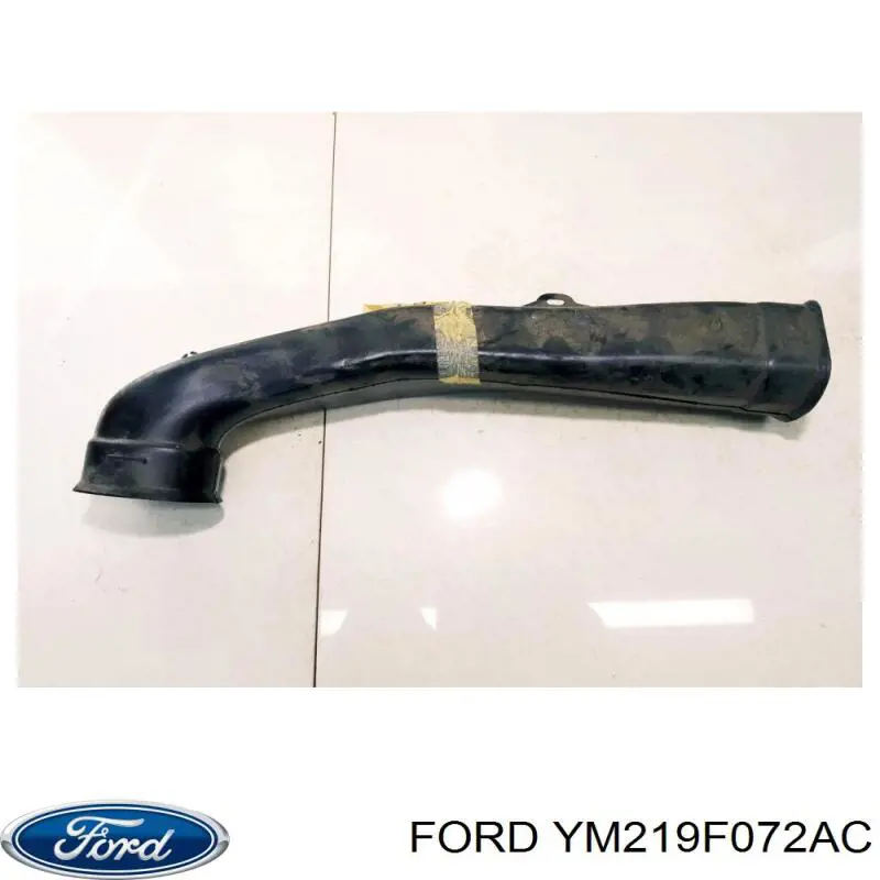Патрубок дросельний Ford YM219F072AC
