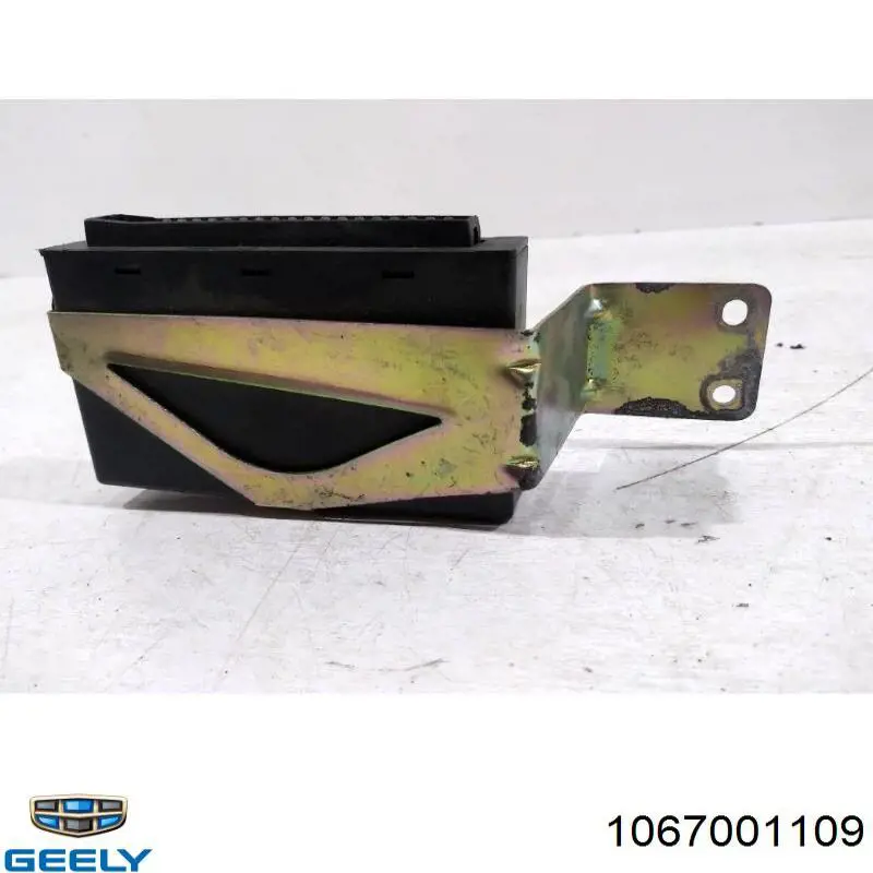 Блок кнопок склопідйомників Geely 1067001109 ціна, від  USD
