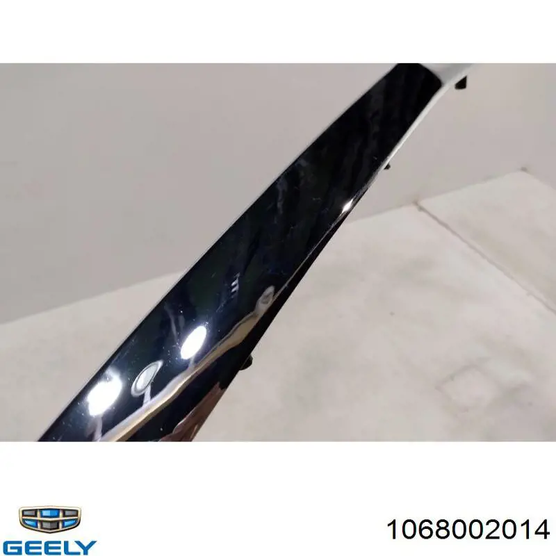 1068002014 Geely Накладка капота декоративна