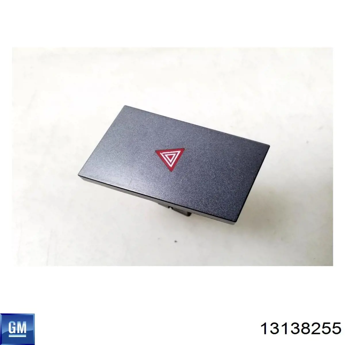  Кнопка аварійки Opel Vectra 