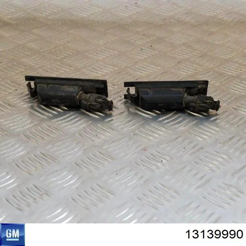 Ліхтар підсвічування заднього номерного знака Magneti Marelli LLI740 ціна, від 7.05 USD