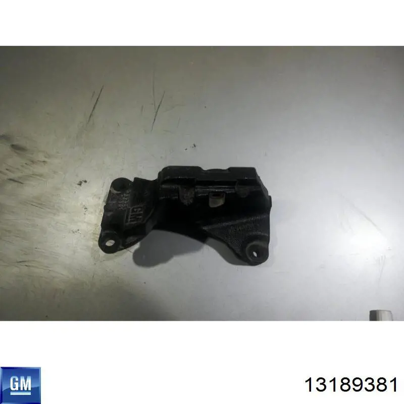 Купити 5684152 Opel Кронштейн подушки (опори) двигуна, правої