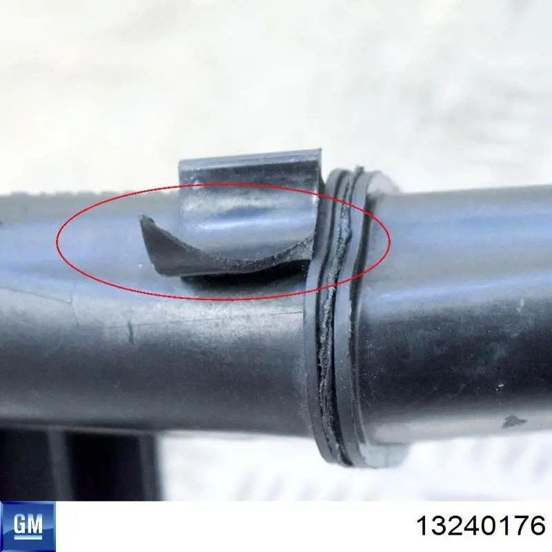 Купити 13240176 General Motors Шланг/патрубок интеркуллера
