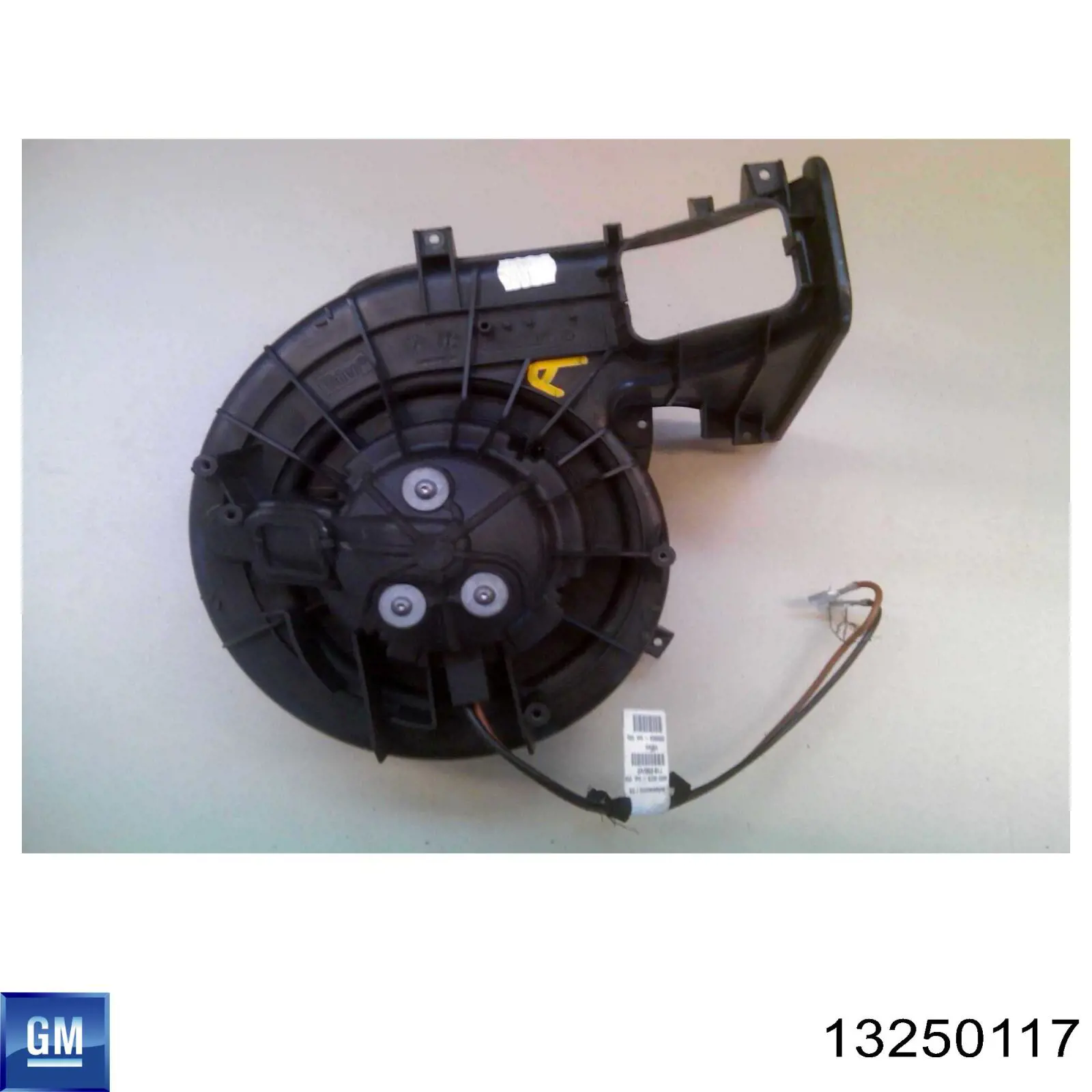 Двигун вентилятора пічки (обігрівача салону) General Motors 13250117 ціна, від 129.14 USD