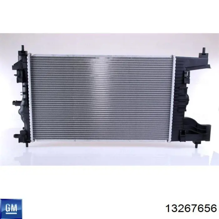 Радіатор 13267656 General Motors
