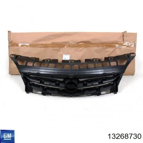 Решітка радіатора 13268730 General Motors