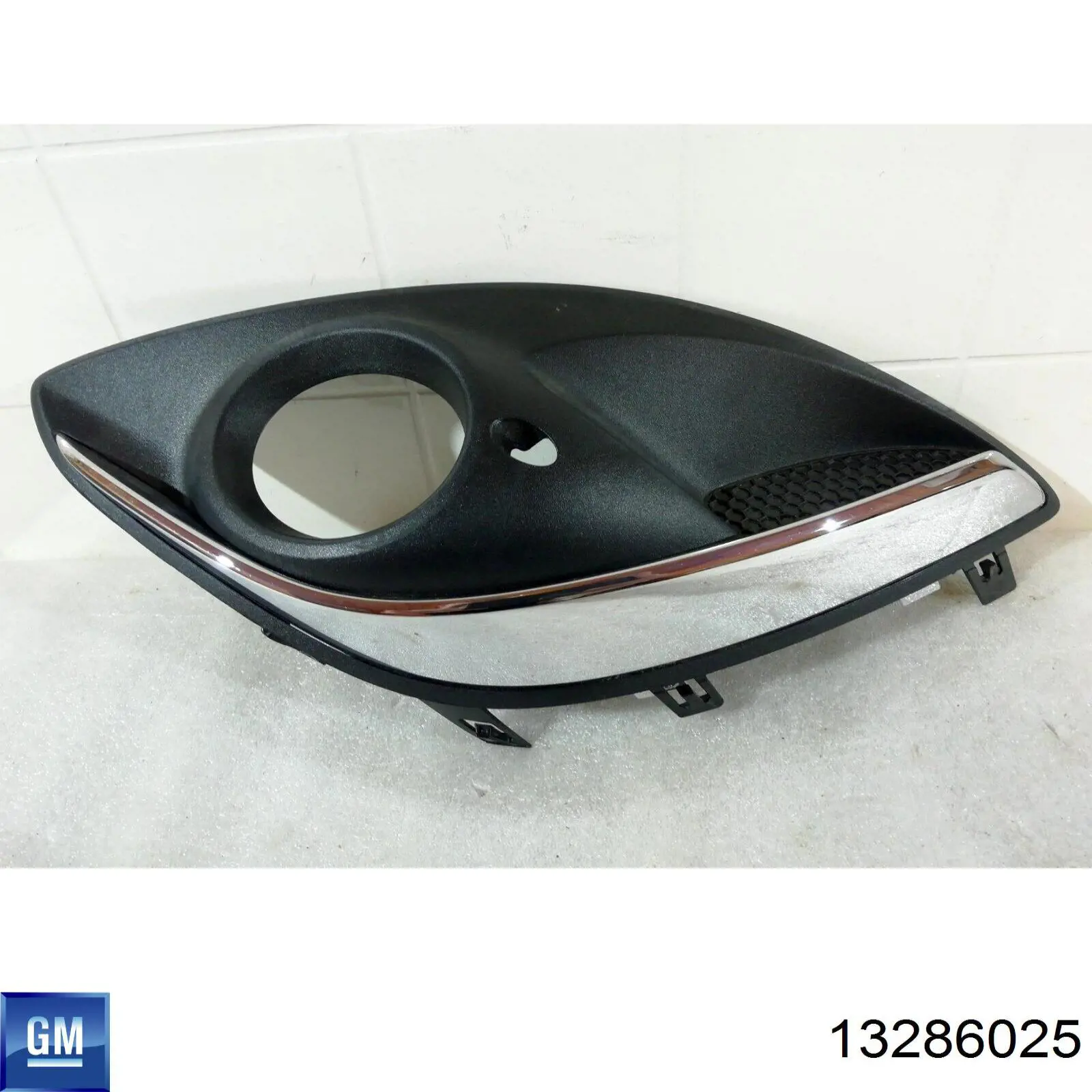 Заглушка під протитуманні фари, ліва General Motors 13286025 ціна, від 11.56 USD