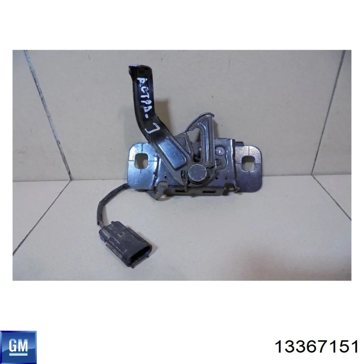 13367151 General Motors Запор капота (замок і привід замка капота)