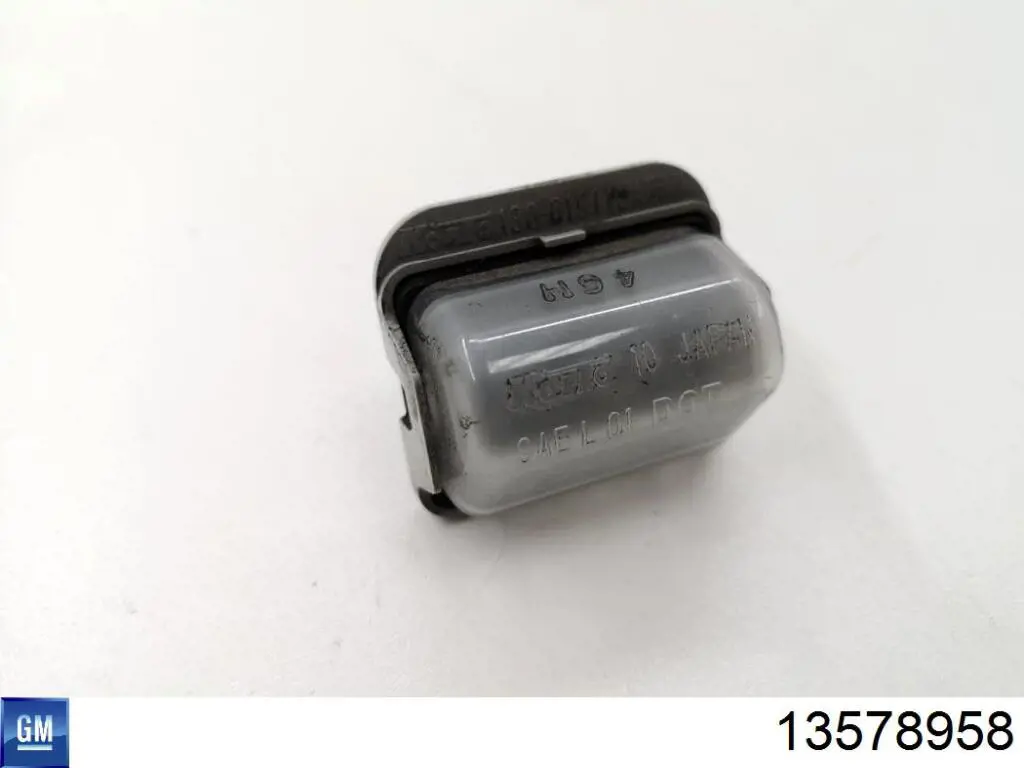 Купити 13578958 General Motors Ліхтар підсвічування заднього номерного знака