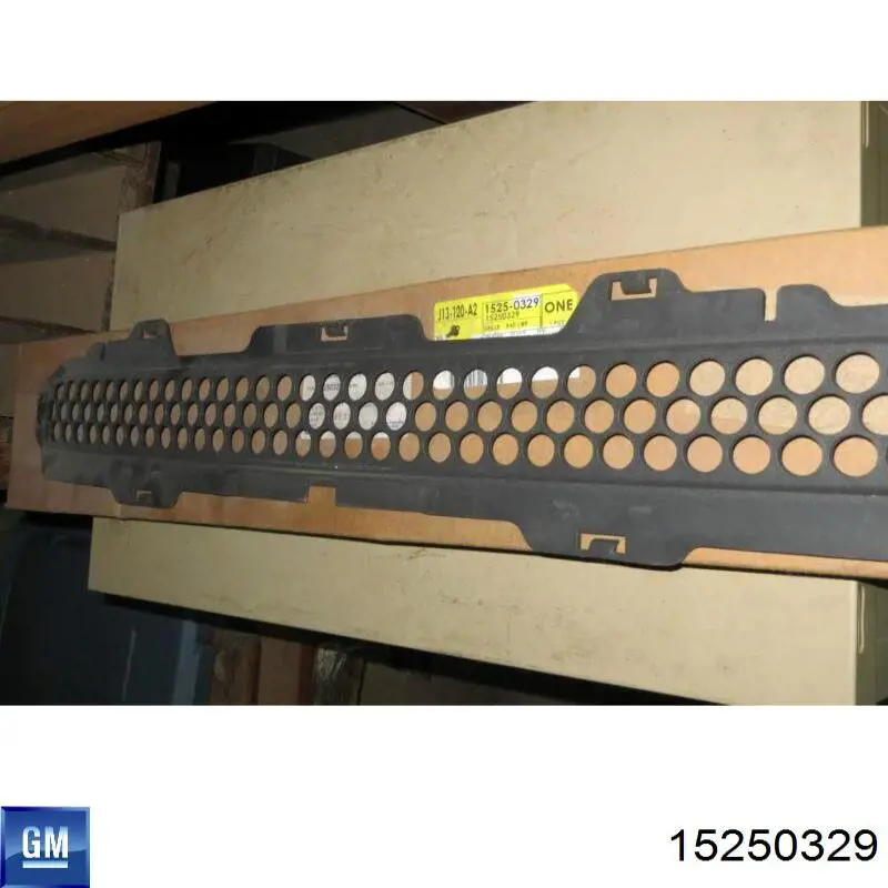 Решітка переднього бампера General Motors 15250329 ціна, від 43.51 USD