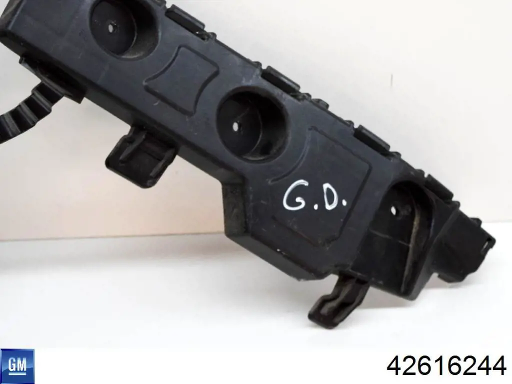 Направляюча заднього бампера, права General Motors 42616244 ціна, від 11.19 USD