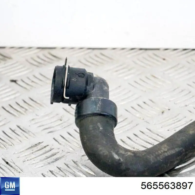 Шланг/патрубок водяного насосу, приймальний 565563897 General Motors
