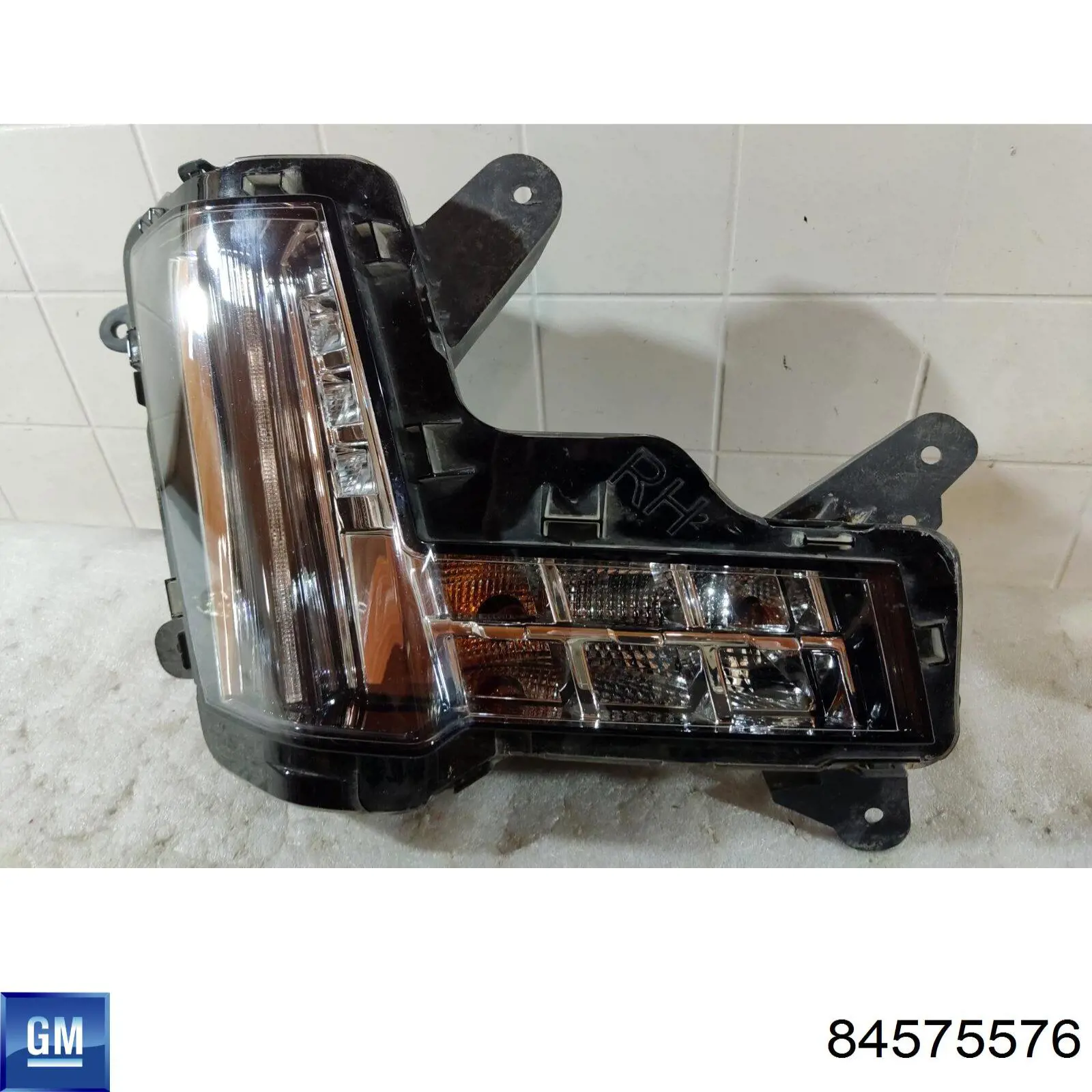 Права протитуманні фари General Motors 84575576