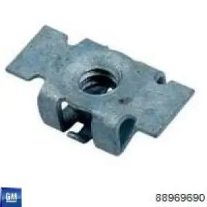 Капот General Motors 88969690 ціна, від 199.03 USD